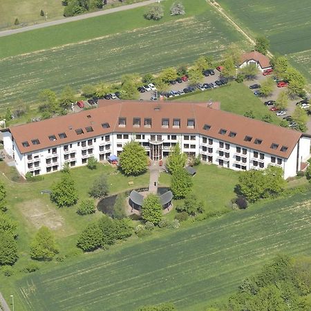 Tagungs- Und Bildungszentrum Steinbach/Taunus شتاينباخ أم تاونوس المظهر الخارجي الصورة