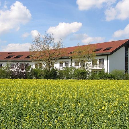 Tagungs- Und Bildungszentrum Steinbach/Taunus شتاينباخ أم تاونوس المظهر الخارجي الصورة