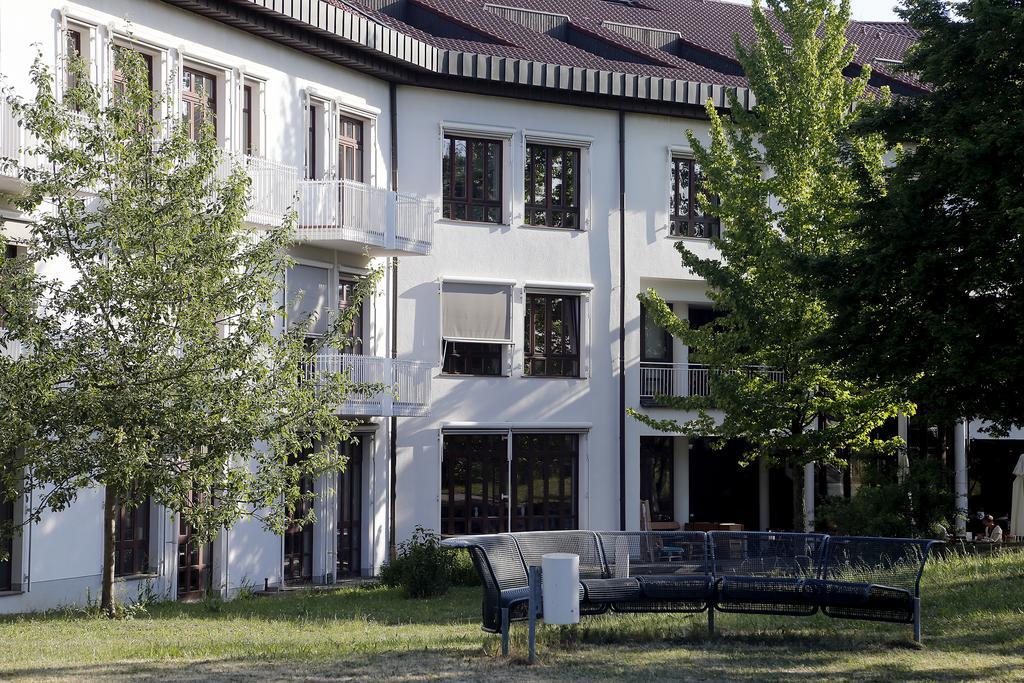 Tagungs- Und Bildungszentrum Steinbach/Taunus شتاينباخ أم تاونوس المظهر الخارجي الصورة
