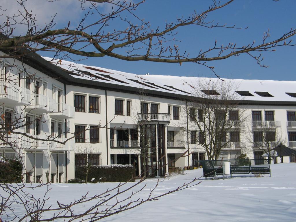 Tagungs- Und Bildungszentrum Steinbach/Taunus شتاينباخ أم تاونوس المظهر الخارجي الصورة